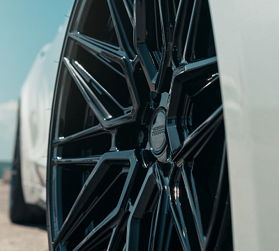 Фото дисков Vossen HF-7 на Tesla Model S