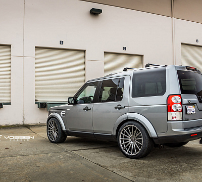 Фото дисков Vossen VFS-2 на Land Rover Discovery IV