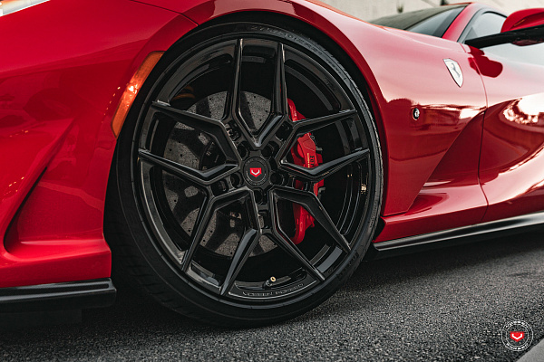 Фото дисков Vossen EVO-4 Черный глянец на Ferrari 812