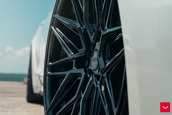 Фото дисков Vossen HF-7 Черный глянец на Tesla Model S