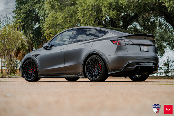 Фото дисков Vossen HF-7 Черный глянец на Tesla Model Y