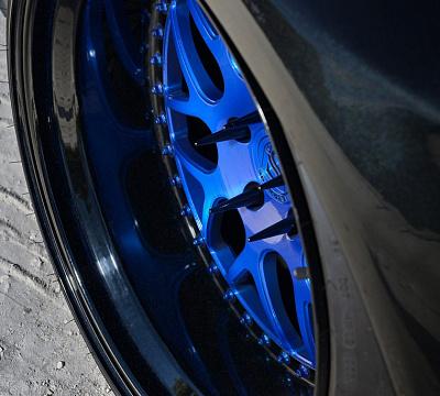 Фото дисков Strasse Wheels SV8 Performance на Dodge Challenger III