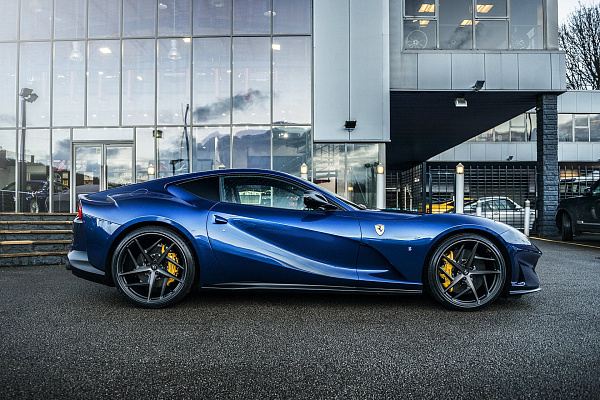 Фото дисков Kahn Type 52 Черный сатин на Ferrari 812
