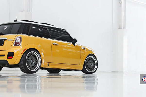 Фото дисков HRE 501 Сатиновый графит на MINI Cooper III