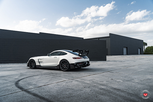 Фото дисков Vossen EVO-2R Черный сатин на Mercedes-Benz AMG GT I