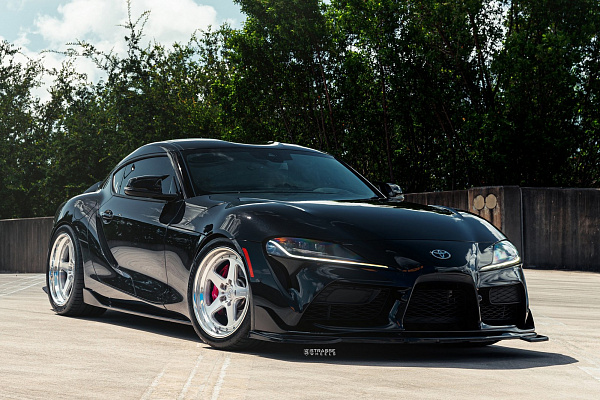 Фото дисков Strasse Wheels S5 Track Глянцевый лак на Toyota Supra A90