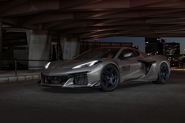 Фото дисков Brixton Forged RS01 Синий сатин на Chevrolet Corvette C8
