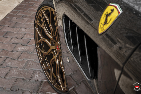 Фото дисков Vossen S17-01 Сатиновая бронза на Ferrari GTC4Lusso