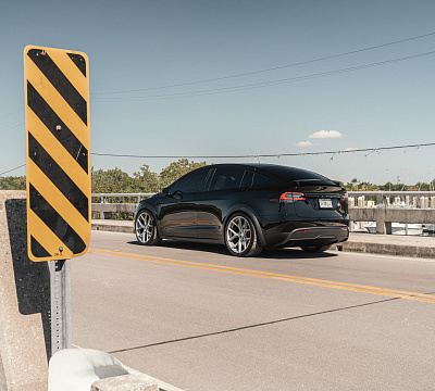 Фото дисков Vossen HF-5 на Tesla Model X