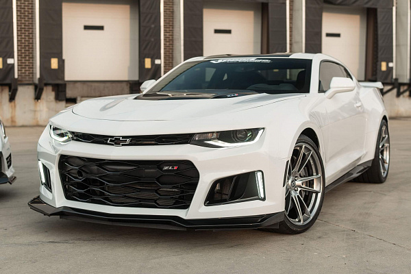 Фото дисков HRE FF04 Серебро на Chevrolet Camaro VI