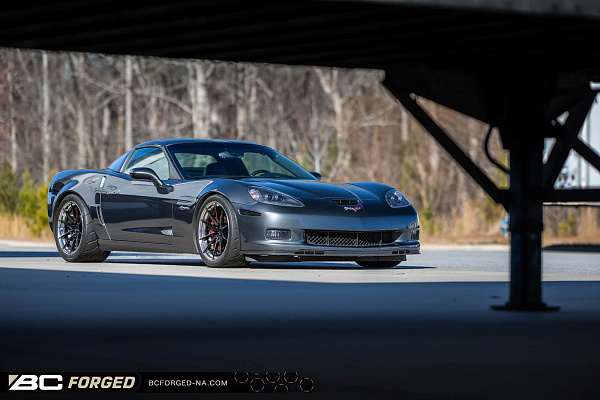 Фото дисков BC Forged HCA191 Черный глянец на Chevrolet Corvette C6