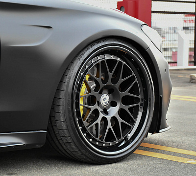 Фото дисков HRE 300 на Mercedes-Benz C-Class (W205)