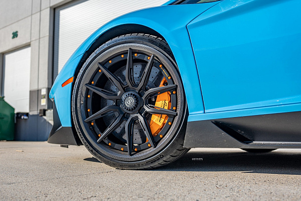 Фото дисков Strasse Wheels SV5-RS Performance Другой цвет на Lamborghini Aventador