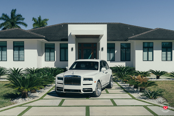 Фото дисков Vossen LC3-11 Глянцевый лак на Rolls-Royce Cullinan