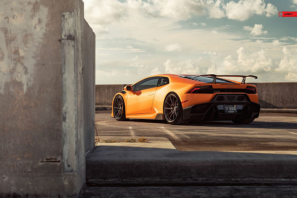 Фото дисков Anrky AN13 Глянцевый темный лак на Lamborghini Huracan