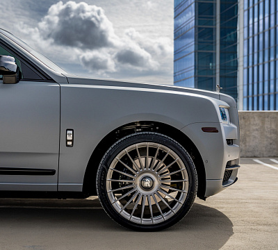 Фото дисков Vossen S17-13 на Rolls-Royce Cullinan