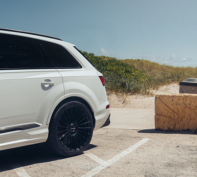 Фото дисков Vossen HF-8 на Audi Q7 (4M)
