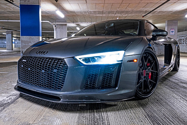 Фото дисков Strasse Wheels SM5R Deep Concave FS Черный глянец на Audi R8 (4S)
