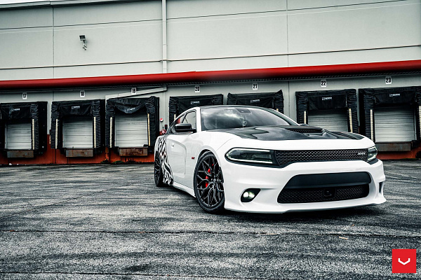 Фото дисков Vossen HF-2 Черный глянец на Dodge Charger VII