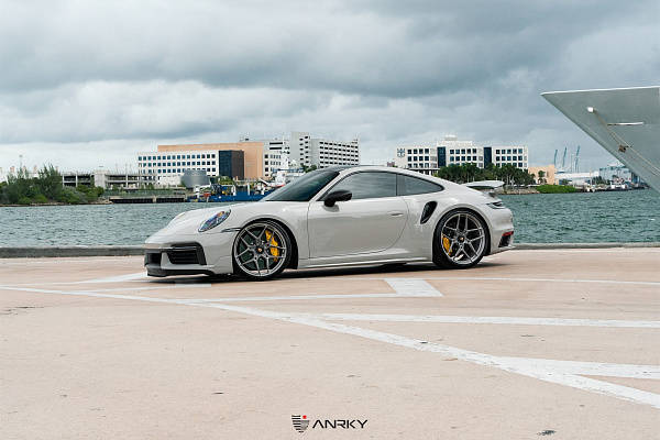 Фото дисков Anrky S1-X4 Сатиновый темный лак на Porsche 911 VIII
