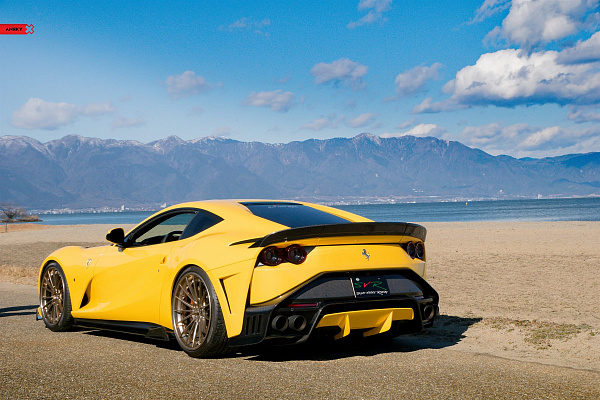 Фото дисков Anrky AN39 Глянцевая шампань на Ferrari 812