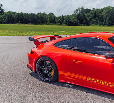 Фото дисков Strasse Wheels SV2 Deep Concave Monoblock на Porsche 911 VII