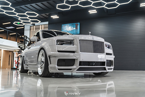 Фото дисков Anrky RS1 Глянцевый лак на Rolls-Royce Cullinan