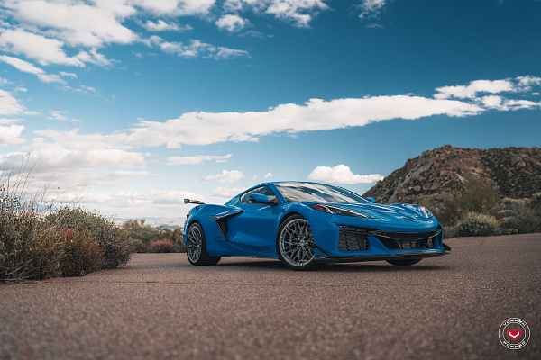Фото дисков Vossen S21-02 Глянцевый тонированный лак на Chevrolet Corvette C8