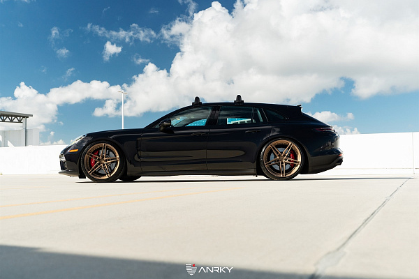 Фото дисков Anrky AN27 Сатиновая бронза на Porsche Panamera III
