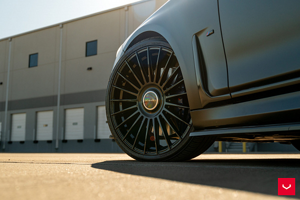 Фото дисков Vossen HF-8 Черный глянец на BMW 7 (G70)