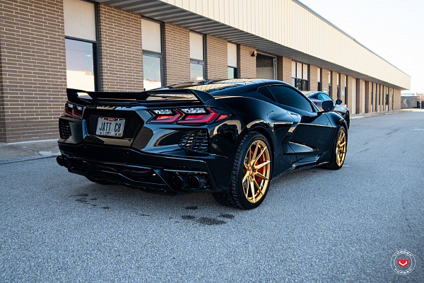 Фото дисков Vossen EVO-2 Глянцевое золото на Chevrolet Corvette C8