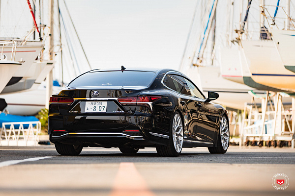 Lexus LS