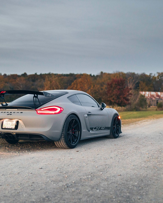 Фото дисков R11-R Черный сатин на Porsche Cayman II