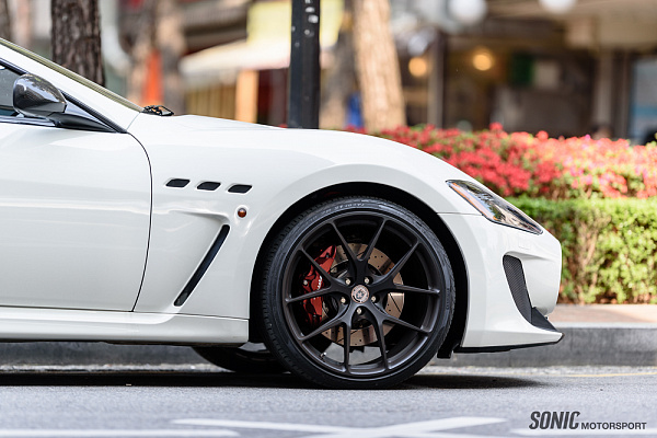 Фото дисков HRE P101 Черный сатин на Maserati GranTurismo I