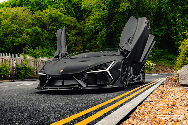 Фото дисков NOVITEC NL4 Черный глянец на Lamborghini Revuelto