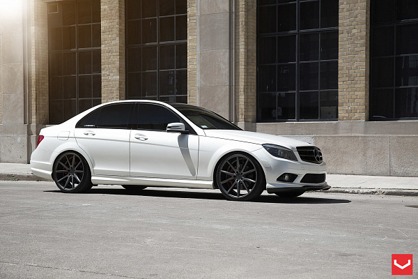 Фото дисков Vossen VFS-1 Сатиновый графит на Mercedes-Benz C-Class (W204)