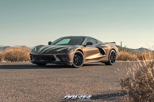 Фото дисков MRR M755 Черный глянец на Chevrolet Corvette C8