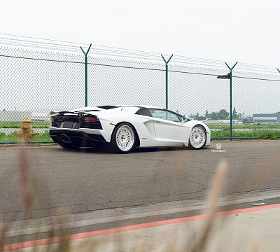 Фото дисков 1886 Wheels S009 на Lamborghini Aventador