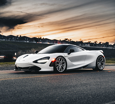 Фото дисков Brixton Forged PF10 на McLaren 720S