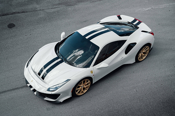 Фото дисков HRE P101 Сатиновое золото на Ferrari 488