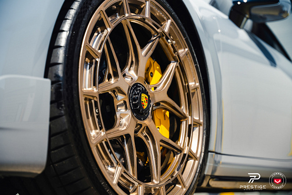Фото дисков Vossen LC3-01 Глянцевое золото на Porsche 911 VIII