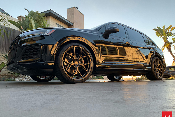 Фото дисков Vossen HF-5 Сатиновая бронза на Audi Q7 (4M)