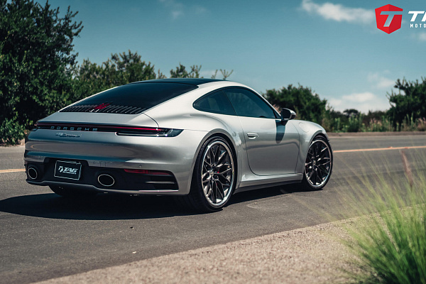 Фото дисков HRE S200 Глянцевый темный лак на Porsche 911 VIII