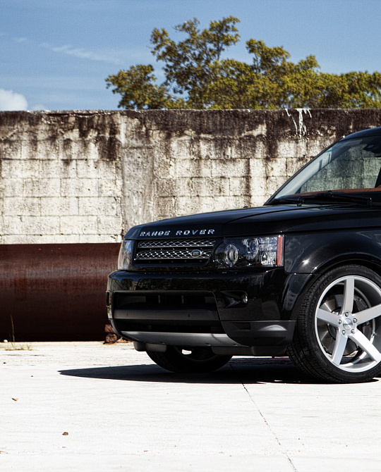 Фото дисков CV3 Серебро на Range Rover Sport I