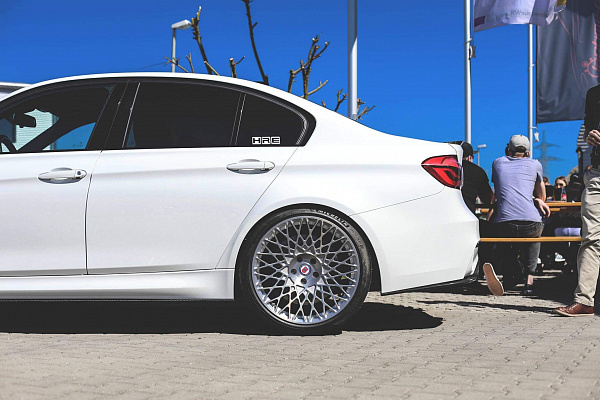 Фото дисков HRE 501M Сатиновый тонированный лак на BMW 3/M3 (F3x/F80)