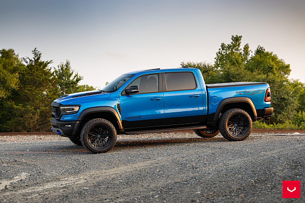 Фото дисков Vossen HF6-5 Черный сатин на Ram 1500 V