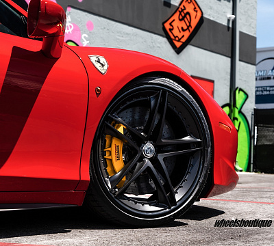 Фото дисков HRE S207 на Ferrari 458