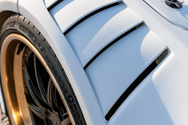 Фото дисков Strasse Wheels SV10-RS Performance Черный матовый на Ferrari 458