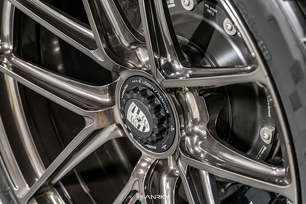 Фото дисков 1886 Wheels XR001 Глянцевый темный лак на Porsche 911 VIII