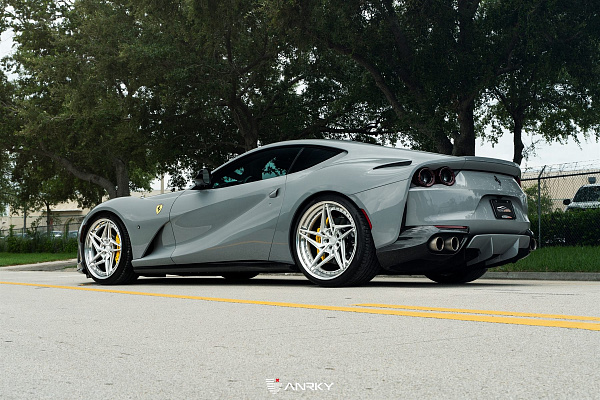 Фото дисков Anrky S3-X3 Глянцевый лак на Ferrari 812
